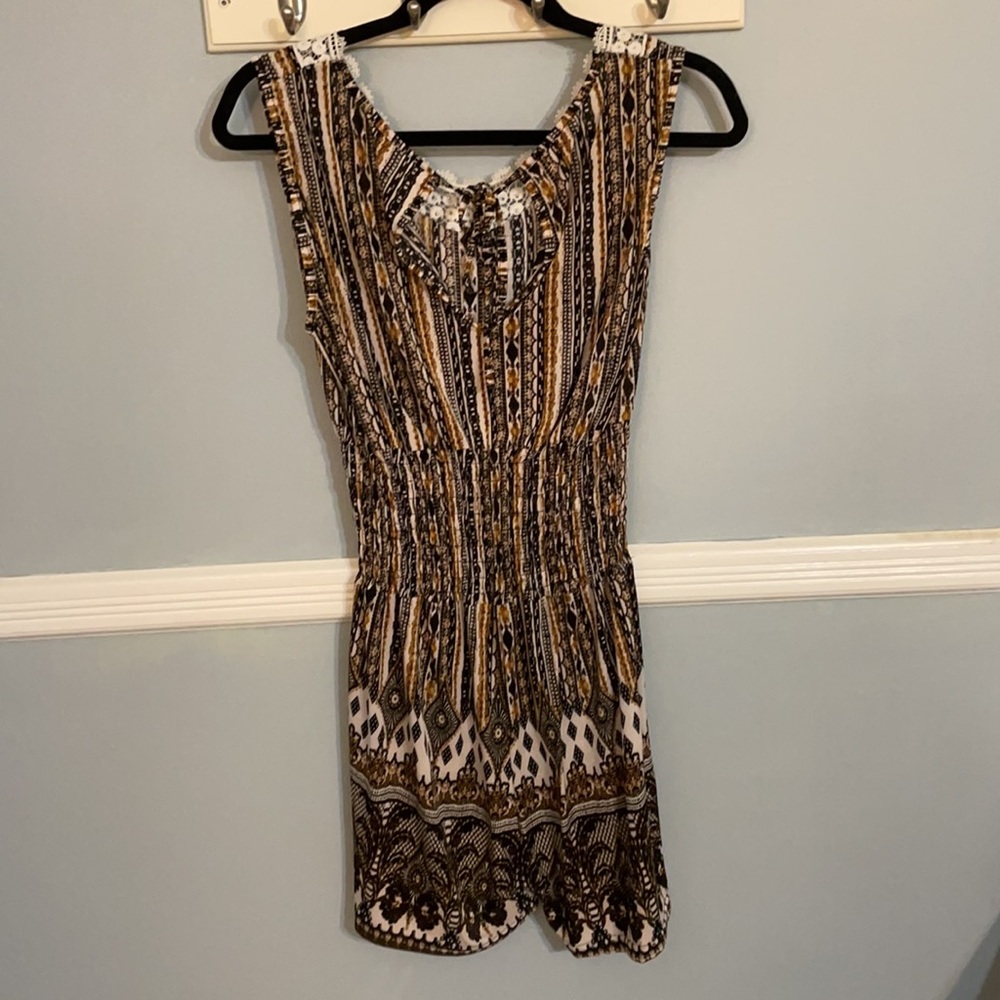 Patterned Romper - Picture 2 of 2